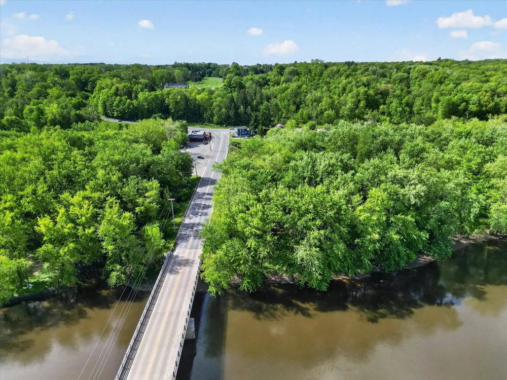 1387 E Riverside Drive Ionia, MI 48846
