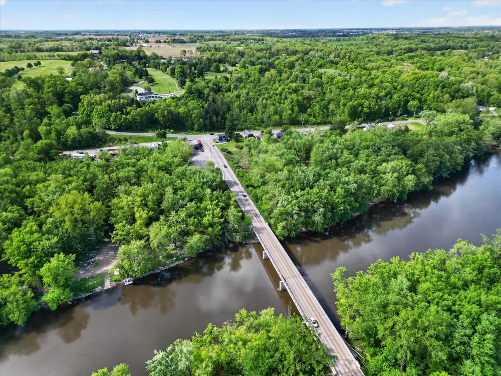 1387 E Riverside Drive Ionia, MI 48846