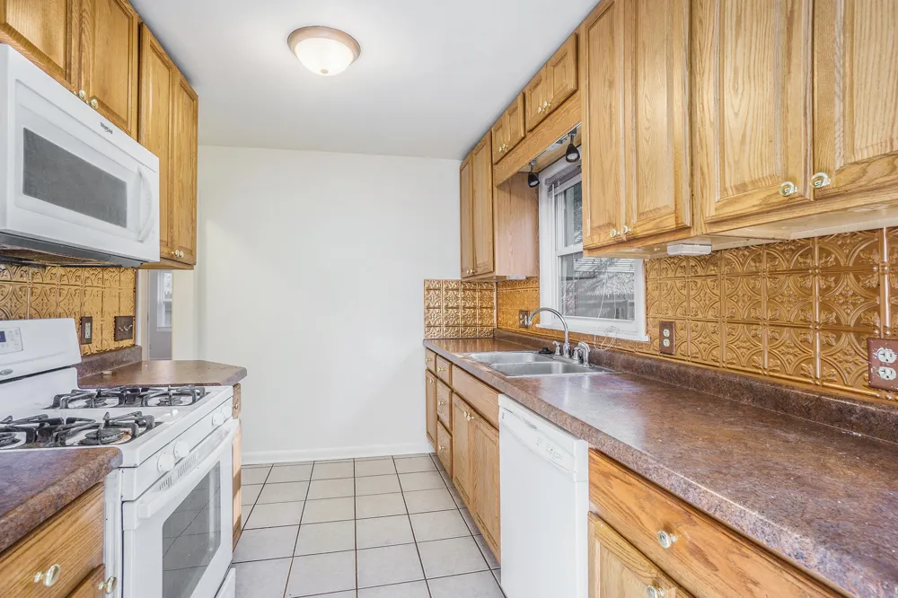 1315 Sutherland Avenue Kalamazoo, MI 49006