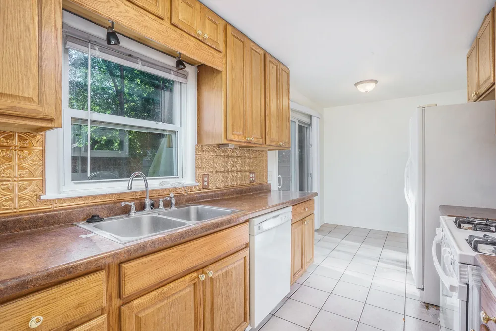 1315 Sutherland Avenue Kalamazoo, MI 49006