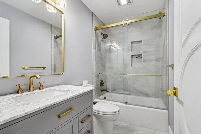4630 E Gull Lake Drive Hickory Corners, MI 49060