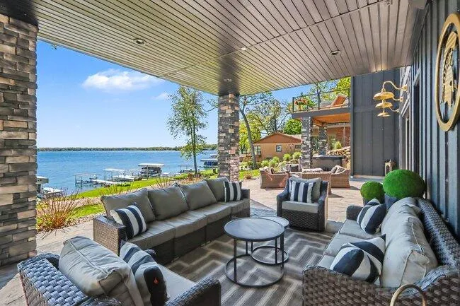 4630 E Gull Lake Drive Hickory Corners, MI 49060