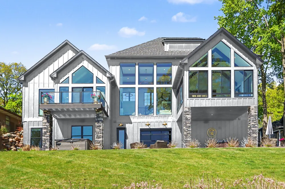 4630 E Gull Lake Drive Hickory Corners, MI 49060