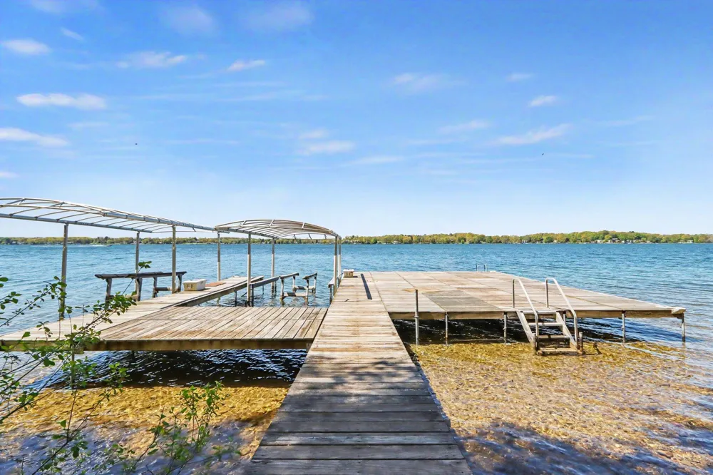 4630 E Gull Lake Drive Hickory Corners, MI 49060