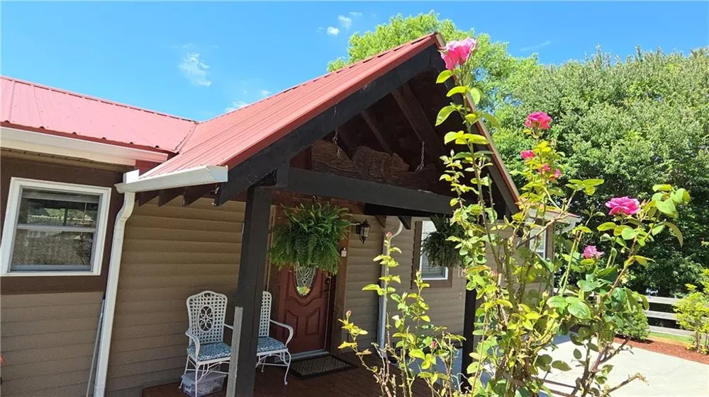 1693 Chatuge Shores Road Hiawassee, GA 30546