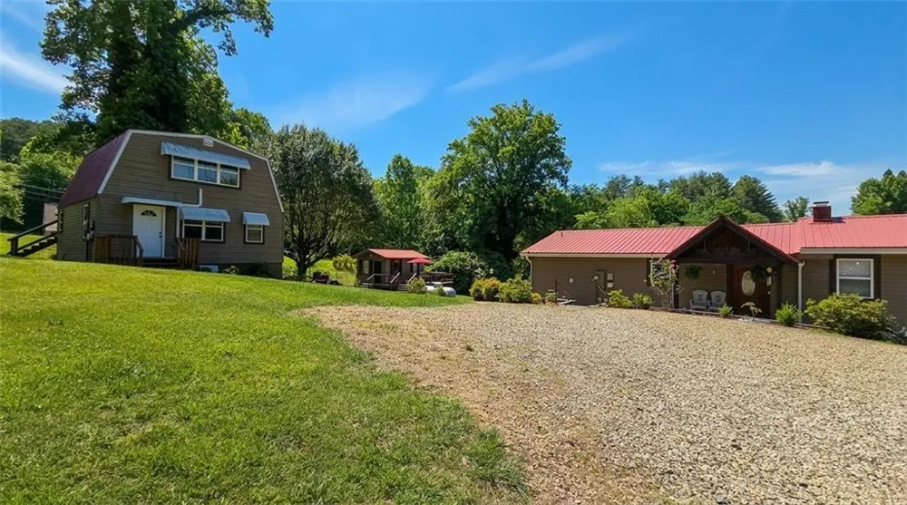1693 Chatuge Shores Road Hiawassee, GA 30546