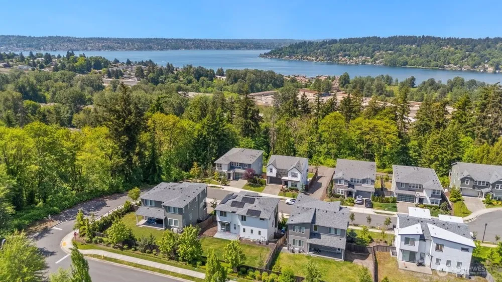 7962 112th Lane SE Newcastle, WA 98056