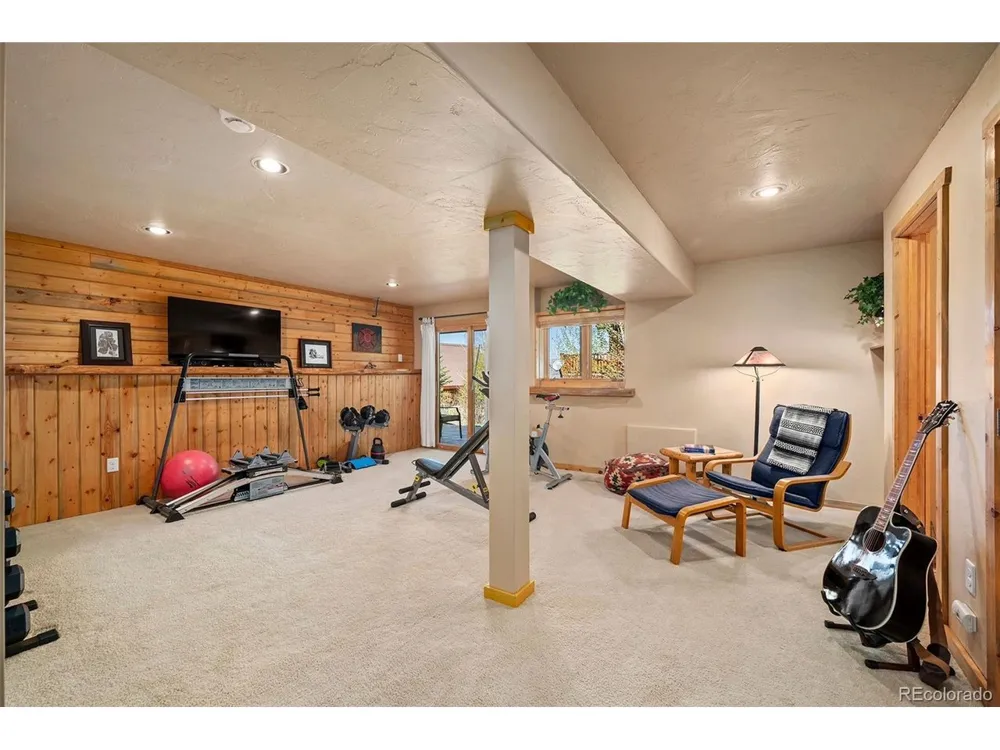 290 Village Road Granby, CO 80446