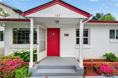 102 Nelson Avenue