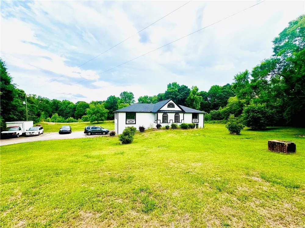 6485 Highway 124 W Hoschton, GA 30548