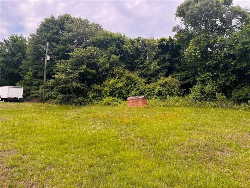 6485 Highway 124 W Hoschton, GA 30548