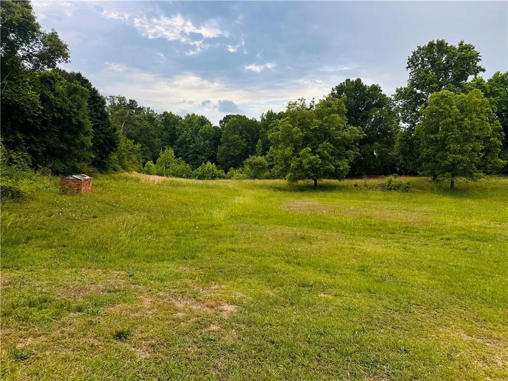 6485 Highway 124 W Hoschton, GA 30548