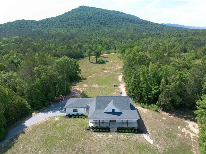 1084 Shahan Lane La Fayette, GA 30728