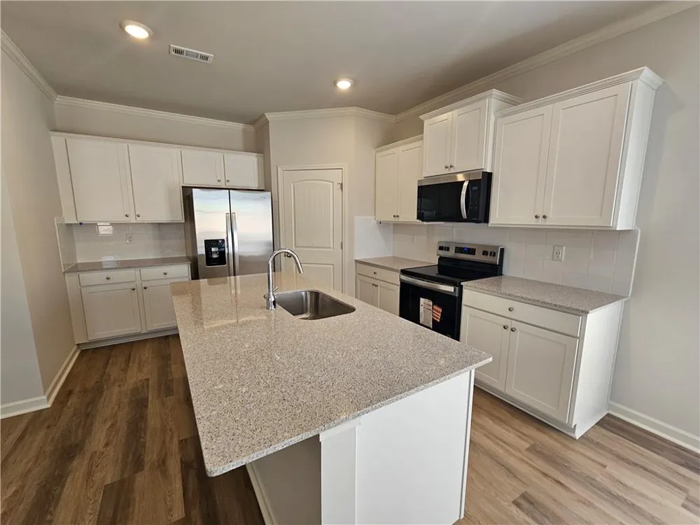 27 Berryville Drive Dawsonville, GA 30534