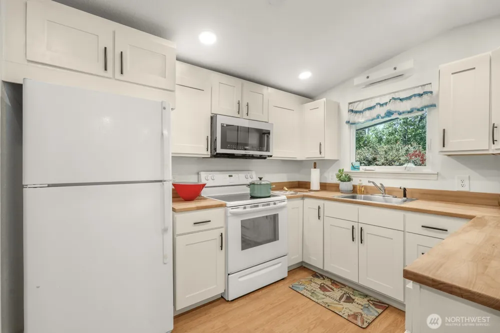 28103 R STREET Ocean Park, WA 98640