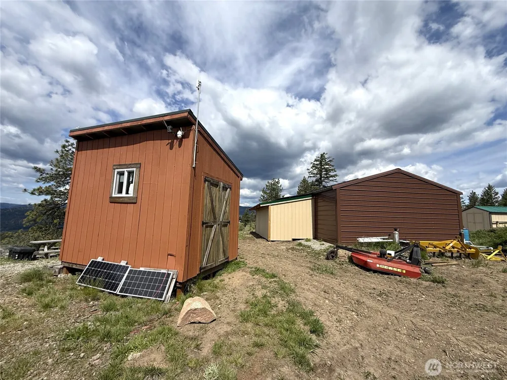 19 Union Ridge Spur Road Republic, WA 99166