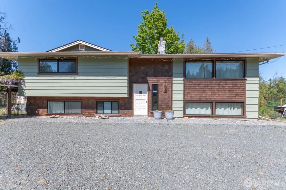 63 E Arnette Road Port Angeles, WA 98362