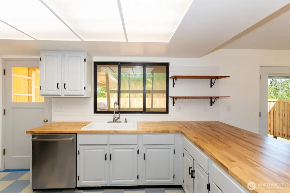 63 E Arnette Road Port Angeles, WA 98362
