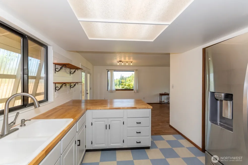 63 E Arnette Road Port Angeles, WA 98362