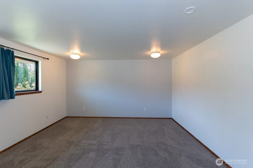 63 E Arnette Road Port Angeles, WA 98362
