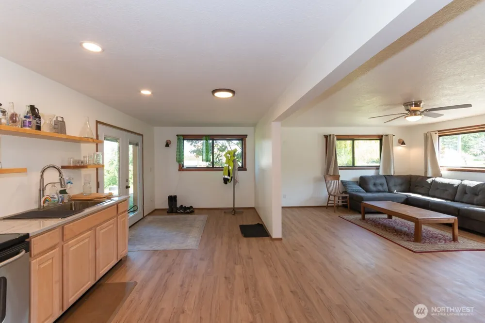63 E Arnette Road Port Angeles, WA 98362