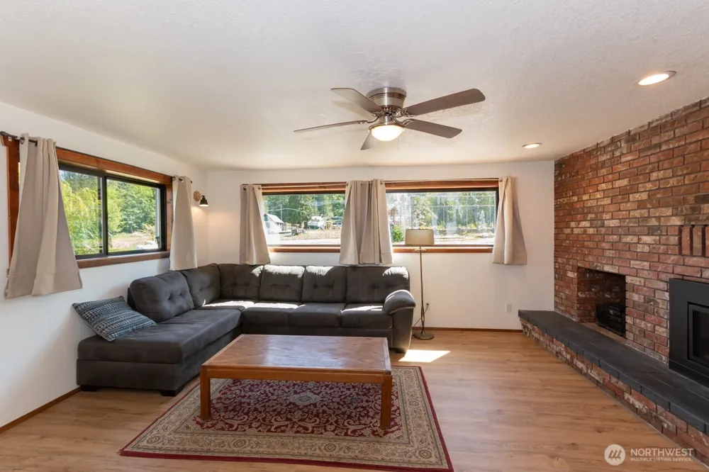63 E Arnette Road Port Angeles, WA 98362