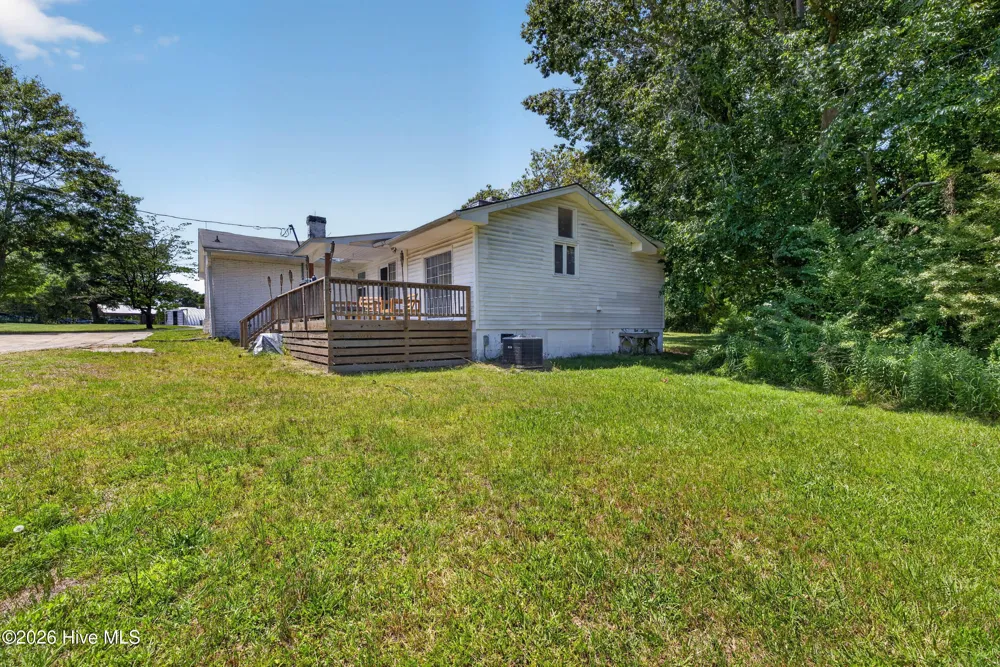 437 E Wards Bridge Road Kenansville, NC 28349