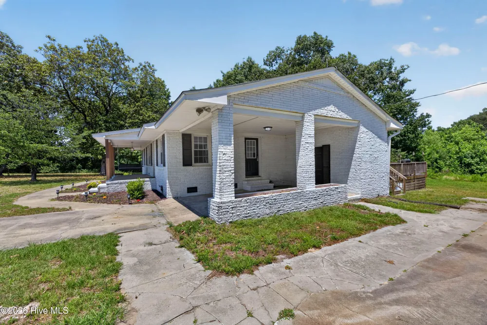 437 E Wards Bridge Road Kenansville, NC 28349