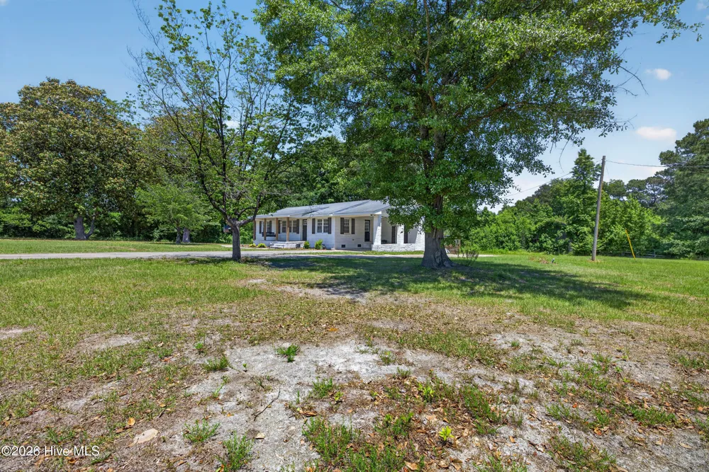 437 E Wards Bridge Road Kenansville, NC 28349