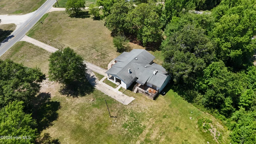 437 E Wards Bridge Road Kenansville, NC 28349