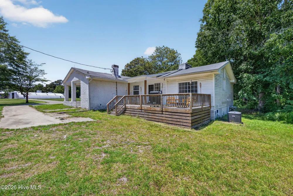 437 E Wards Bridge Road Kenansville, NC 28349