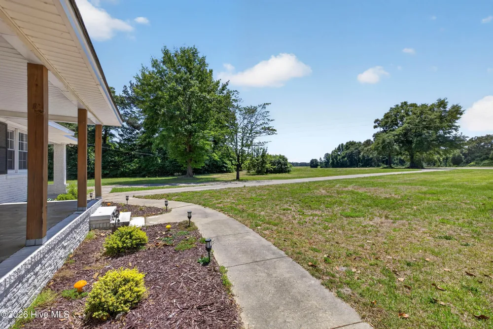 437 E Wards Bridge Road Kenansville, NC 28349