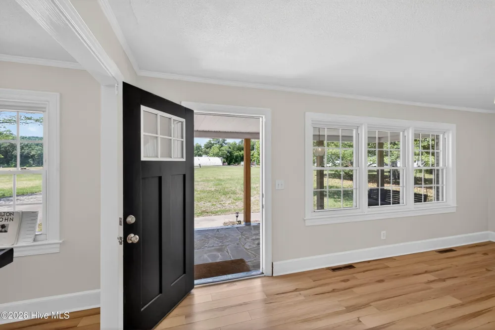 437 E Wards Bridge Road Kenansville, NC 28349