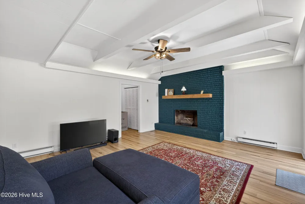 437 E Wards Bridge Road Kenansville, NC 28349