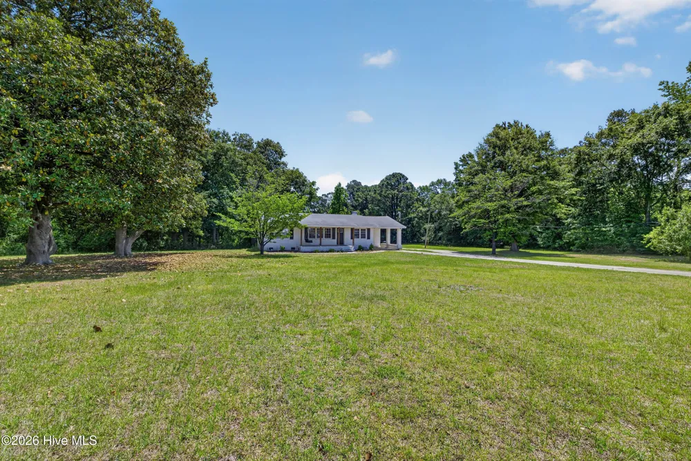 437 E Wards Bridge Road Kenansville, NC 28349