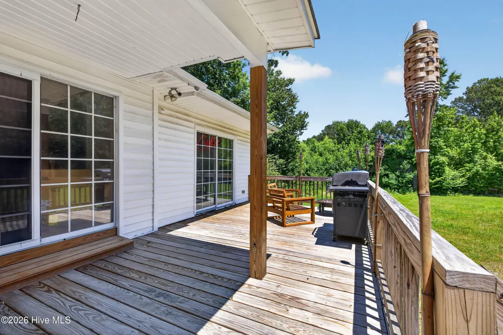 437 E Wards Bridge Road Kenansville, NC 28349