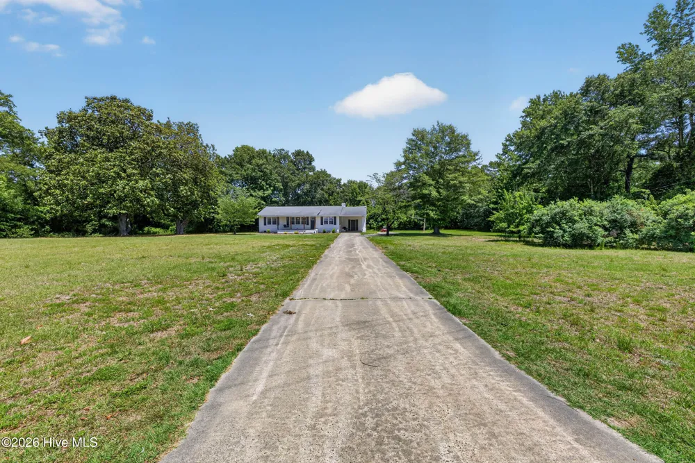 437 E Wards Bridge Road Kenansville, NC 28349