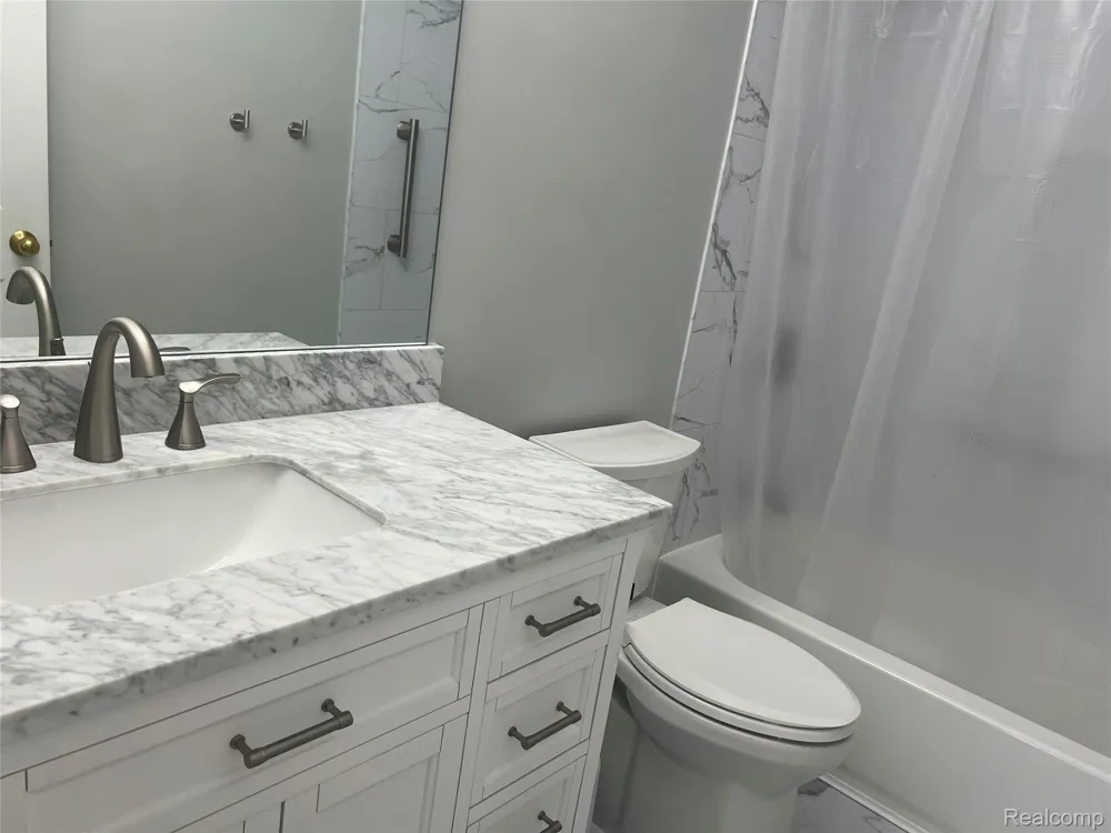 3591 PORT COVE DRIVE #55 Waterford Charter Township, MI 48328