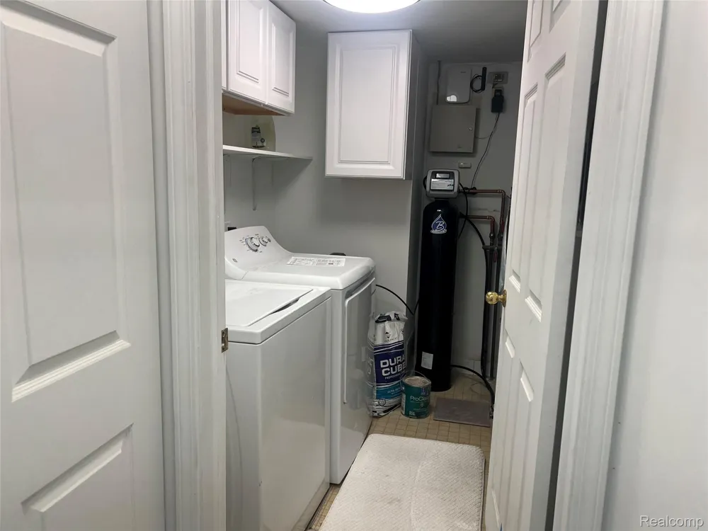 3591 PORT COVE DRIVE #55 Waterford Charter Township, MI 48328