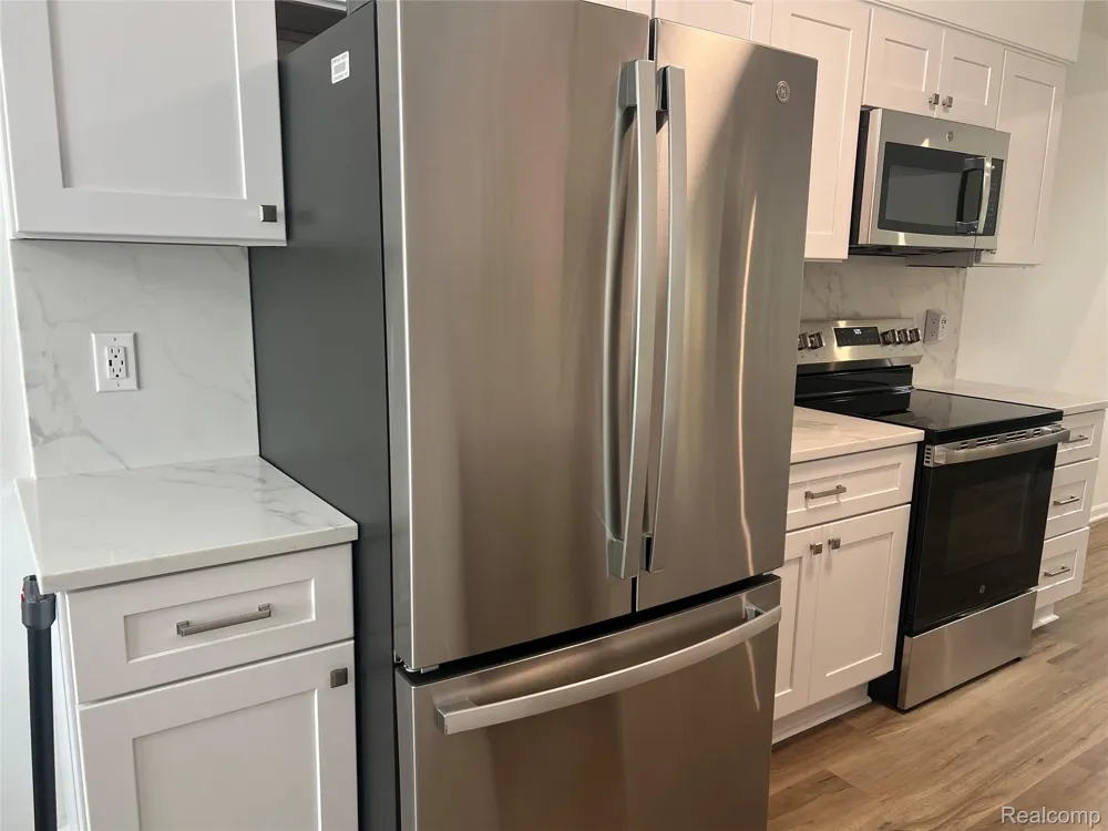 3591 PORT COVE DRIVE #55 Waterford Charter Township, MI 48328