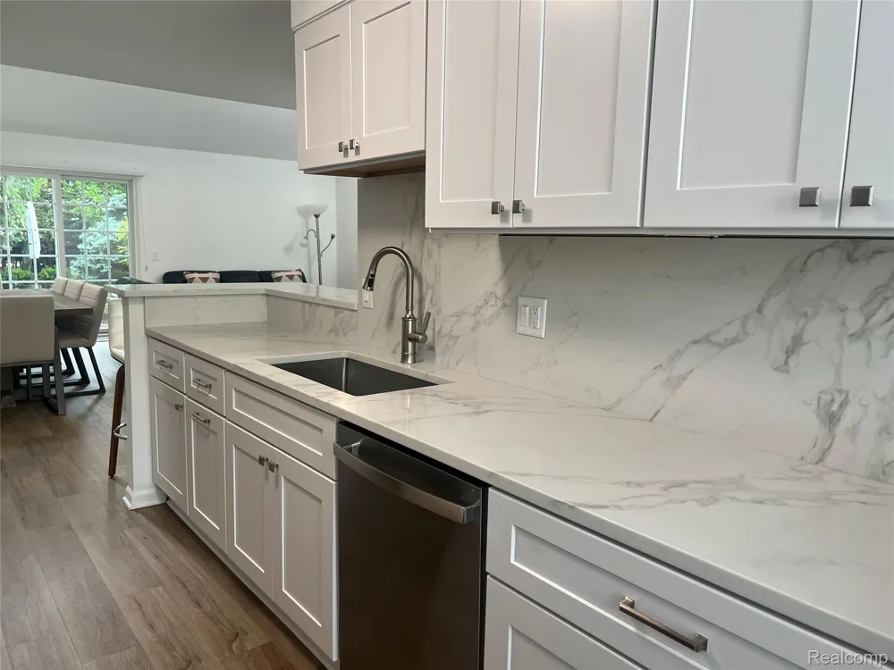 3591 PORT COVE DRIVE #55 Waterford Charter Township, MI 48328