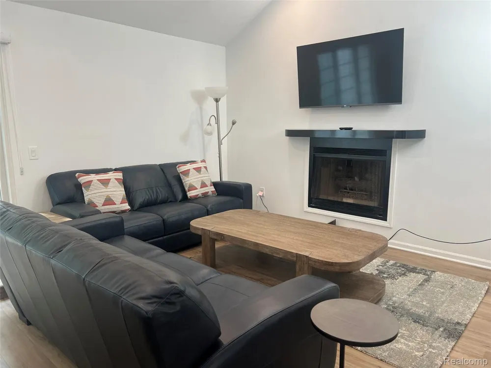 3591 PORT COVE DRIVE #55 Waterford Charter Township, MI 48328