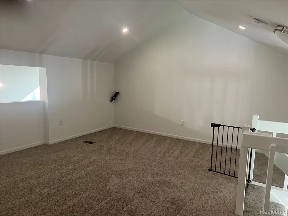 3591 PORT COVE DRIVE #55 Waterford Charter Township, MI 48328