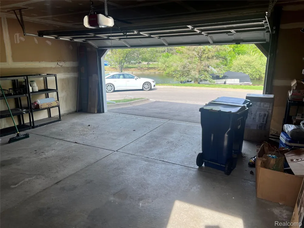 3591 PORT COVE DRIVE #55 Waterford Charter Township, MI 48328