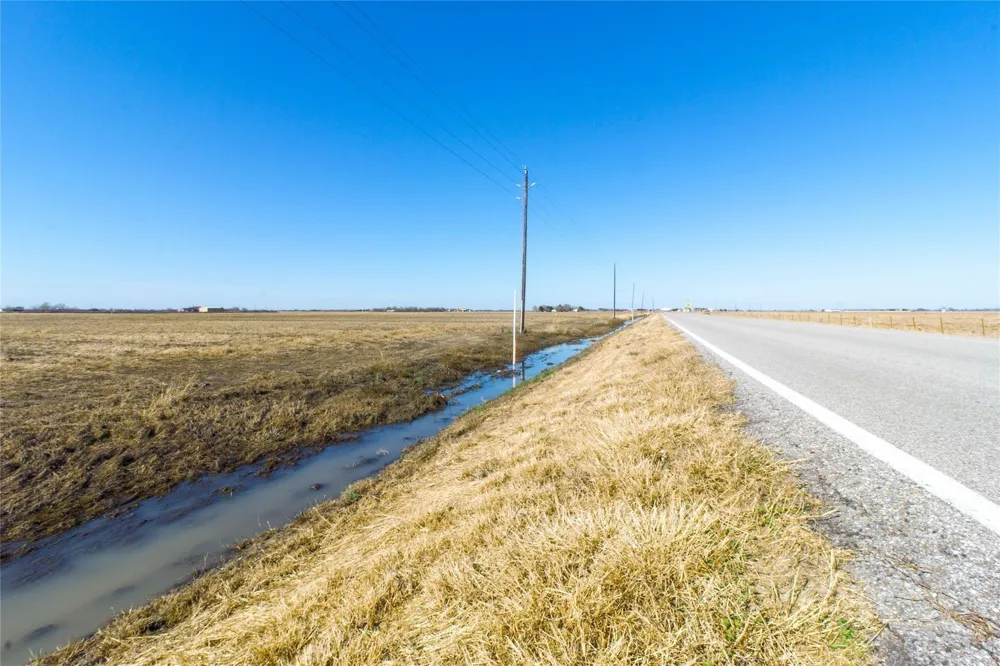 4427 Polak Road Wallis, TX 77485