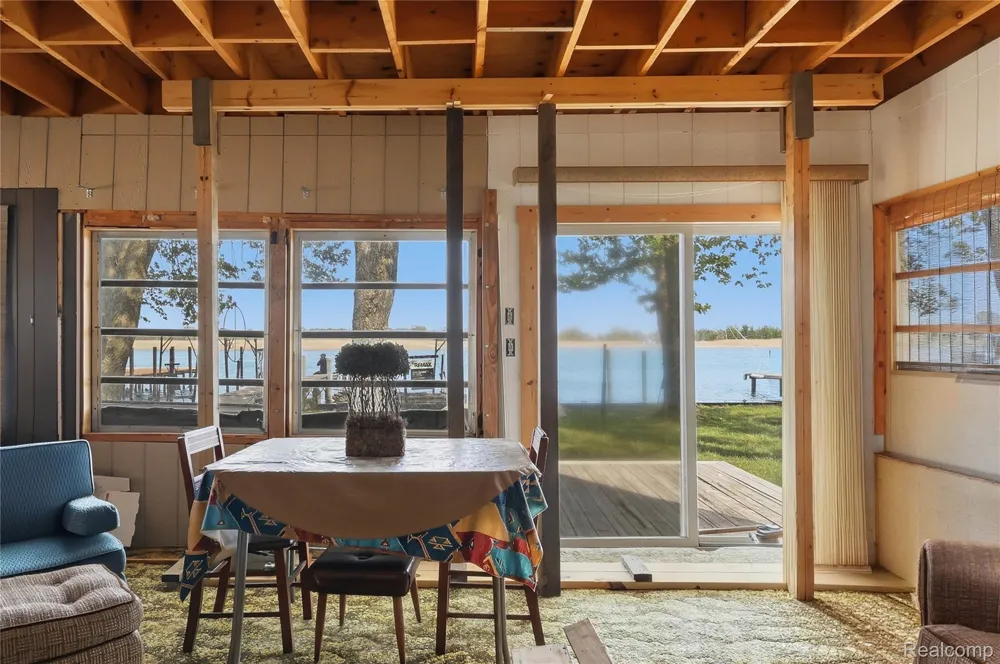 6556 Dickinson Island Clay Township, MI 48001