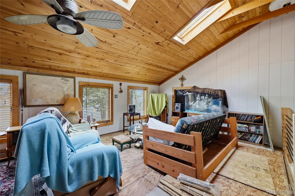 6556 Dickinson Island Clay Township, MI 48001
