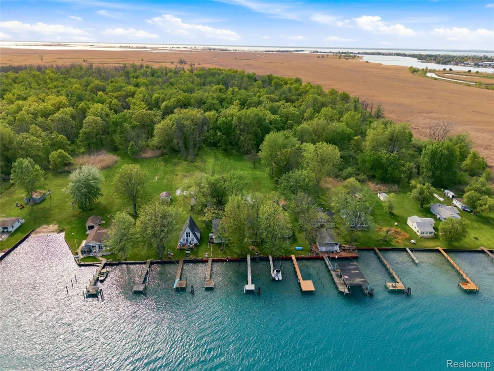 6556 Dickinson Island Clay Township, MI 48001