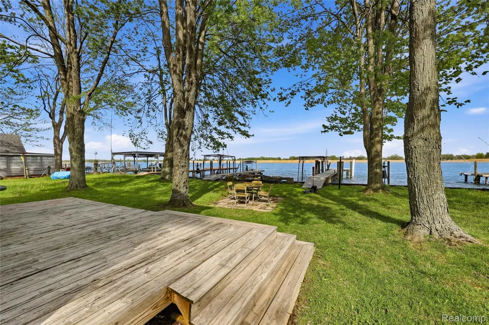 6556 Dickinson Island Clay Township, MI 48001