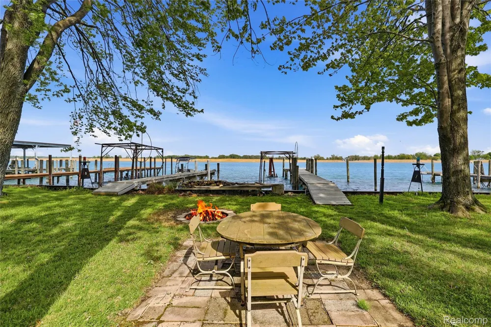 6556 Dickinson Island Clay Township, MI 48001